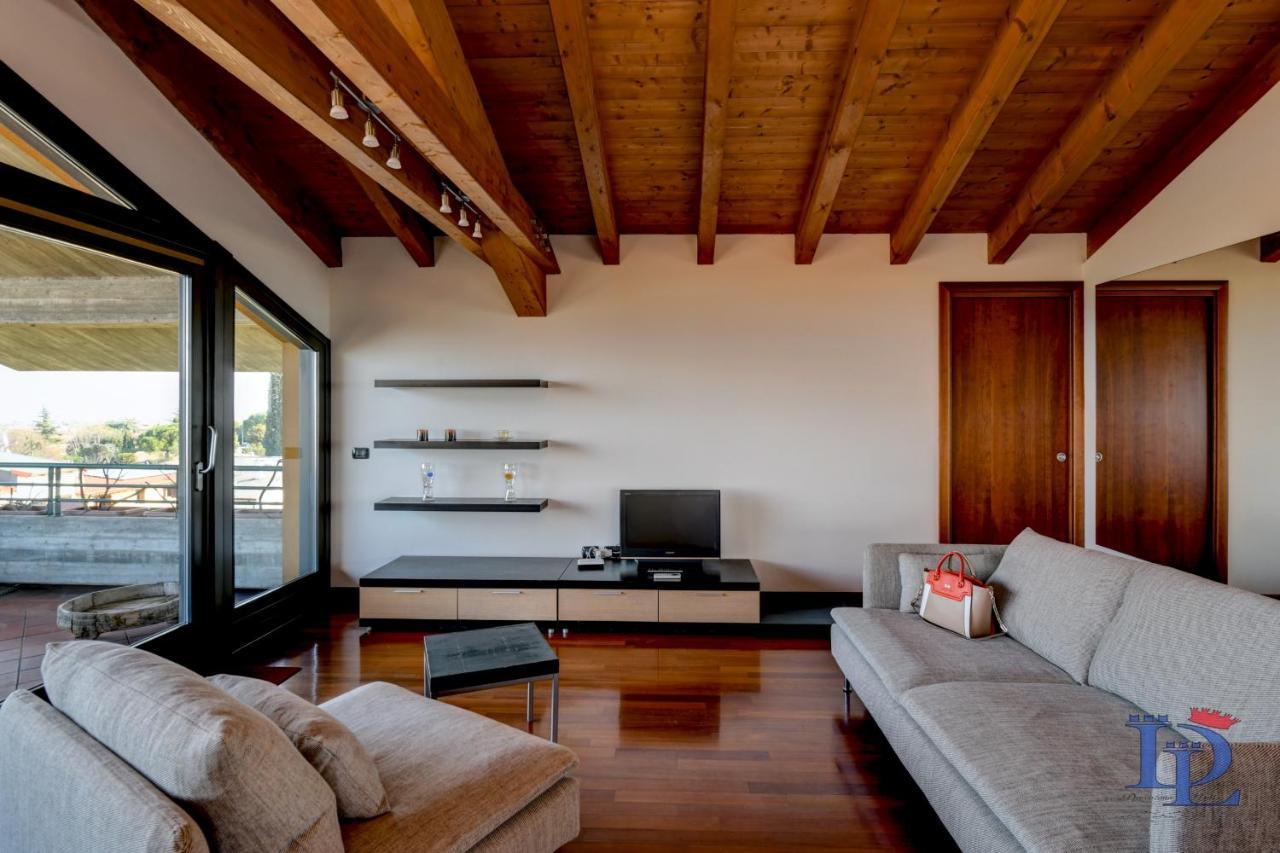 Desenzanoloft Official Partner Marriott Homes & Villas - Paradise Lake View In A 5 Pools Exclusive Residence Desenzano del Garda Ngoại thất bức ảnh