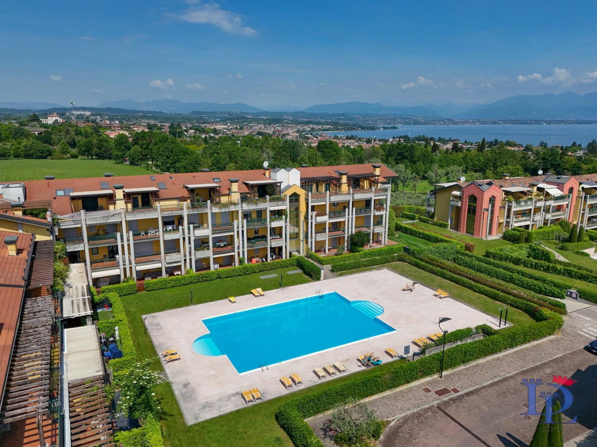Desenzanoloft Official Partner Marriott Homes & Villas - Paradise Lake View In A 5 Pools Exclusive Residence Desenzano del Garda Ngoại thất bức ảnh