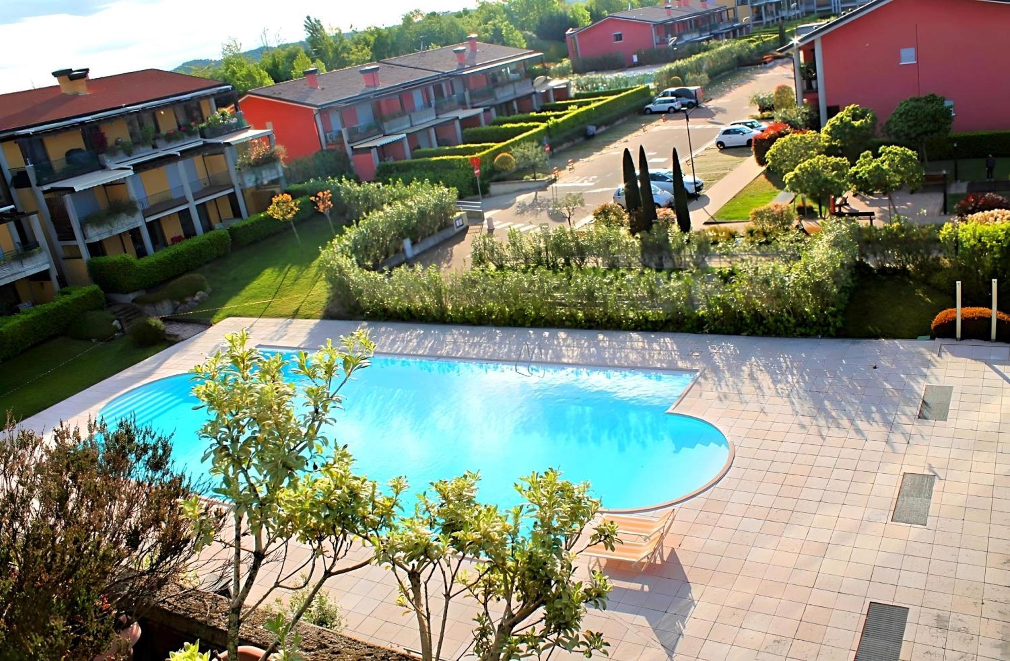 Desenzanoloft Official Partner Marriott Homes & Villas - Paradise Lake View In A 5 Pools Exclusive Residence Desenzano del Garda Ngoại thất bức ảnh